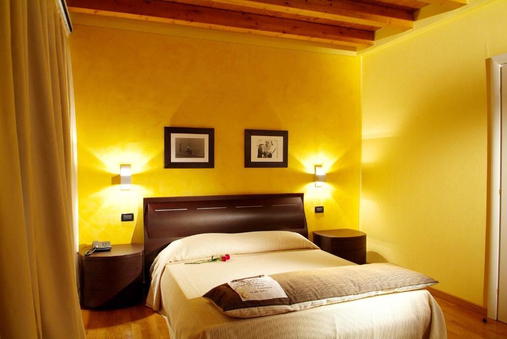 Hotel Fontana Santa Grumello del Monte Oda fotoğraf