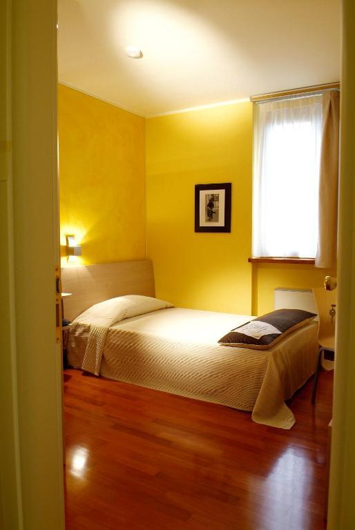 Hotel Fontana Santa Grumello del Monte Oda fotoğraf